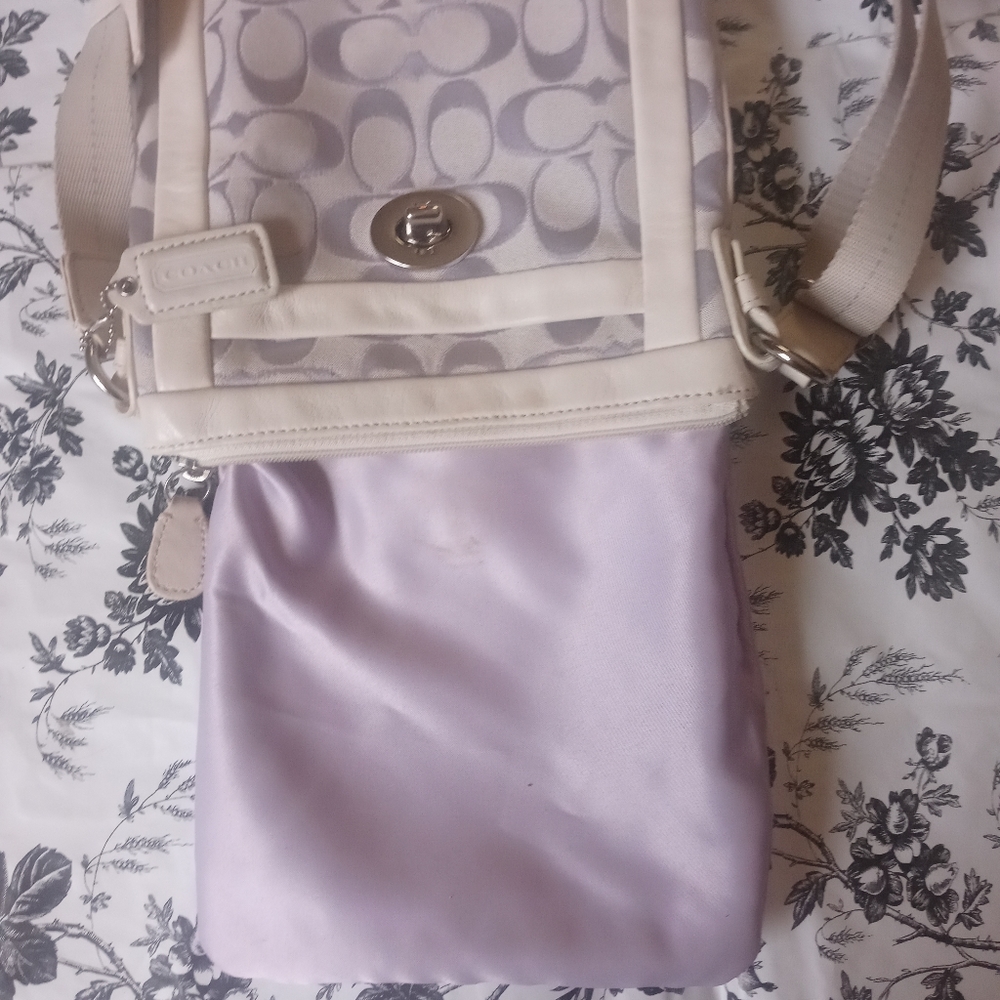 Coach purse - Picture 7 of 9
